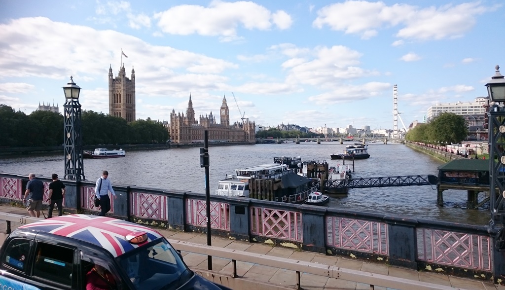 ロンドン ランベス・ブリッジ Lambeth Bridge