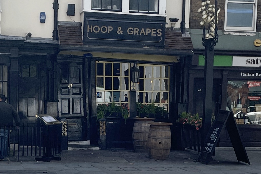 Hoop & Grapes